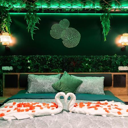 L'Oasis Tropicale, Jacuzzi, Love Room 로펜하임 외부 사진