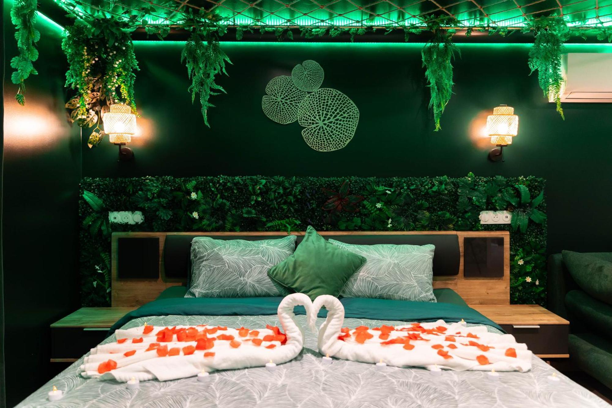 L'Oasis Tropicale, Jacuzzi, Love Room 로펜하임 외부 사진