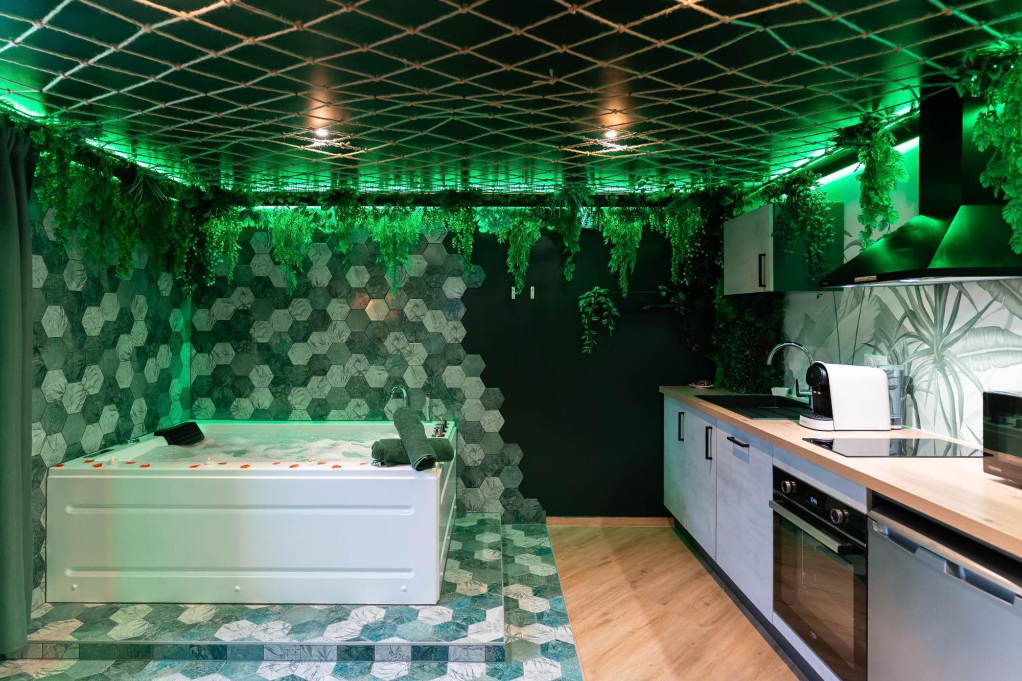 L'Oasis Tropicale, Jacuzzi, Love Room 로펜하임 외부 사진